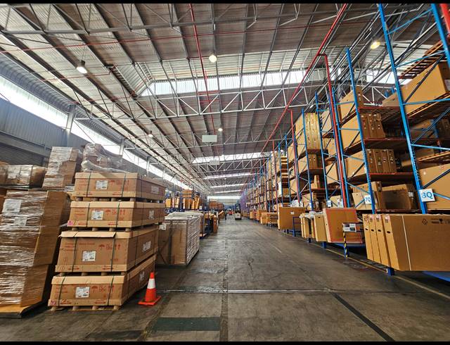 8,760M² WAREHOUSE TO LET IN LINBRO PARK